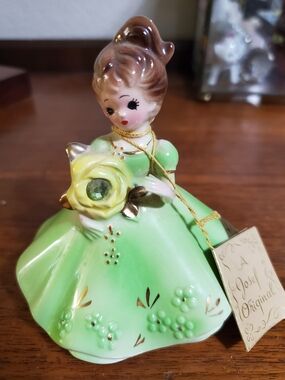 Vintage-Style August Green Porcelain Lady Figurine with Yellow Rose And Birth St